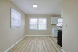 107 Georgine St, Crystal Lake, IL 60014 - Photo 6