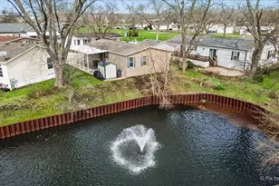 173 Northshore Rd, Elgin, IL 60123 - Photo 2