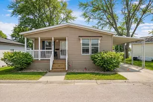 173 Northshore Rd, Elgin, IL 60123 - Photo 2