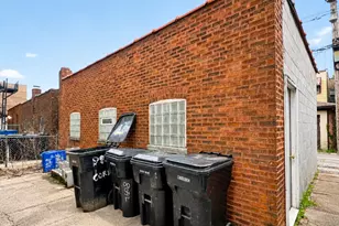 7823 S Cornell Ave, Chicago, IL 60649 - Photo 4