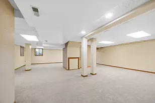 8217 Pine Bluff Ct, Darien, IL 60561 - Photo 28