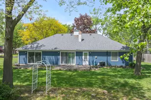 40 Cayman Dr, Montgomery, IL 60538 - Photo 4
