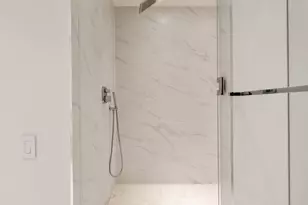 180 E Pearson St, Chicago, IL 60611 - Photo 16