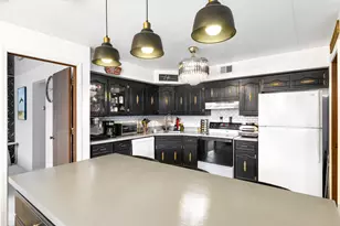 9051 S Roberts Rd, Hickory Hills, IL 60457 - Photo 10