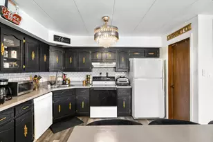 9051 S Roberts Rd, Hickory Hills, IL 60457 - Photo 8