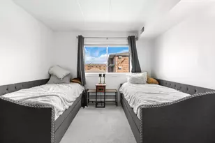 9051 S Roberts Rd, Hickory Hills, IL 60457 - Photo 20