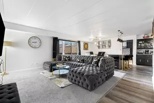 9051 S Roberts Rd, Hickory Hills, IL 60457 - Photo 2