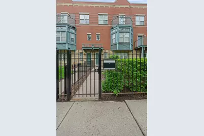 4534 S Woodlawn Avenue #4-11, Chicago, IL 60653 - Photo 1