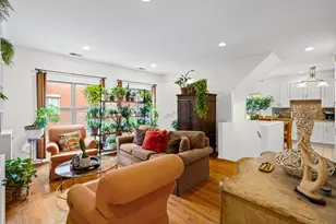 4534 S Woodlawn Ave, Chicago, IL 60653 - Photo 2