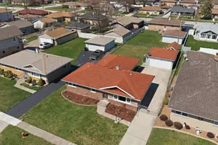 7824 W 74th St, Bridgeview, IL 60455 - Photo 10