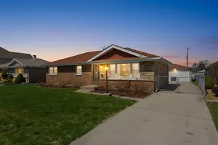 7824 W 74th St, Bridgeview, IL 60455 - Photo 4