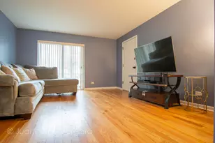 6616 W 64th Pl, Chicago, IL 60638 - Photo 2