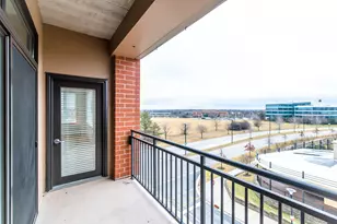 850 Village Center Dr, Burr Ridge, IL 60527 - Photo 32