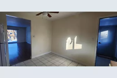 9422 Bay Colony Drive #2W, Des Plaines, IL 60016 - Photo 2
