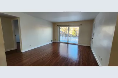 9422 Bay Colony Drive #2W, Des Plaines, IL 60016 - Photo 4