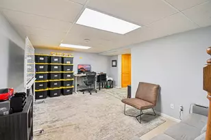 8338 Portsmouth Dr, Darien, IL 60561 - Photo 24