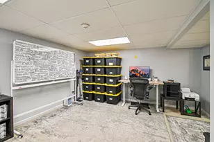 8338 Portsmouth Dr, Darien, IL 60561 - Photo 30