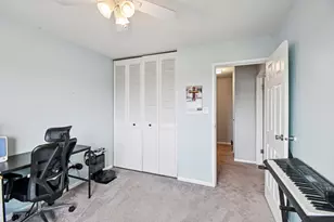 8338 Portsmouth Dr, Darien, IL 60561 - Photo 14