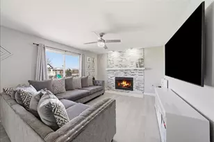 910 Shorewood Dr, Shorewood, IL 60404 - Photo 14