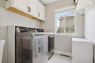 910 Shorewood Dr, Shorewood, IL 60404 - Photo 16