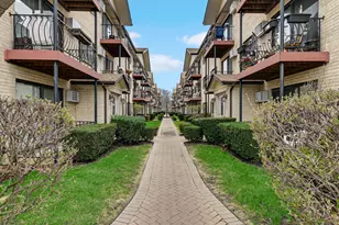 5159 N East River Rd, Chicago, IL 60656 - Photo 2