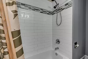 5159 N East River Rd, Chicago, IL 60656 - Photo 10