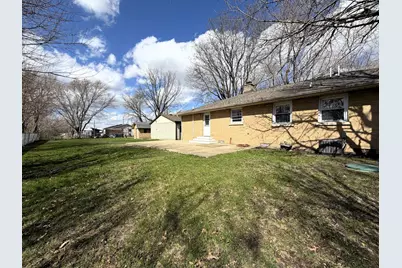 76 S 3160 Road W, Kankakee, IL 60901 - Photo 12