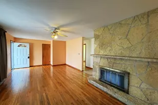 76 S 3160 Road W, Kankakee, IL 60901 - Photo 2