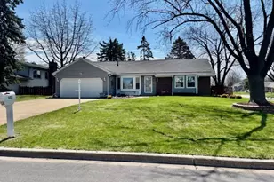 332 El Paso Ln, Carol Stream, IL 60188 - Photo 2