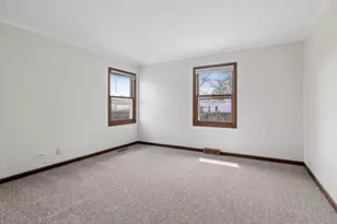 2504 N Boulevard View Ave, Waukegan, IL 60087 - Photo 8