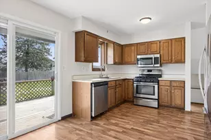 2504 N Boulevard View Ave, Waukegan, IL 60087 - Photo 6