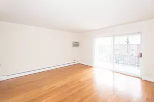 2206 S Goebbert Rd, Arlington Heights, IL 60005 - Photo 8