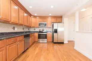 2206 S Goebbert Rd, Arlington Heights, IL 60005 - Photo 4