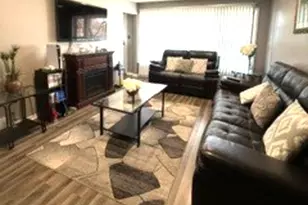 10955 S Mackinaw Ave, Chicago, IL 60617 - Photo 4
