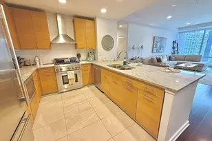 240 E Illinois St, Chicago, IL 60611 - Photo 2