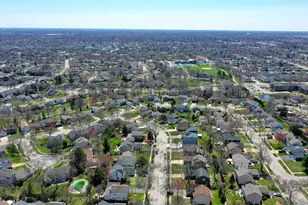 229 Tudor Ln, Schaumburg, IL 60193 - Photo 56