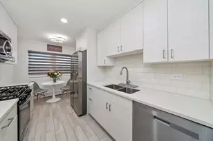 415 S Maple Ave, Oak Park, IL 60302 - Photo 4