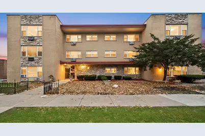 415 S Maple Avenue #202, Oak Park, IL 60302 - Photo 1