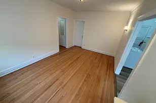 2216 W Thome Ave, Chicago, IL 60659 - Photo 10