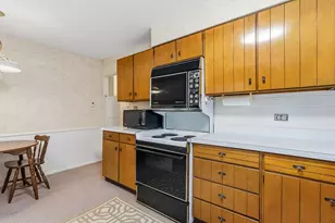 320 Claymoor Rd, Hinsdale, IL 60521 - Photo 8