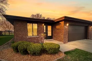 809 Shagbark Rd, New Lenox, IL 60451 - Photo 2