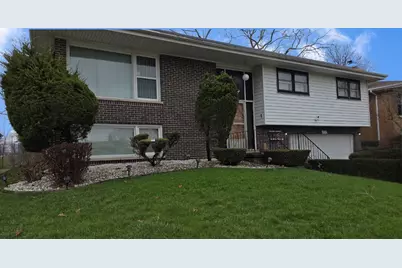 539 E 169th Street, South Holland, IL 60473 - Photo 1