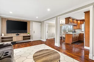 10747 S Harlem Ave, Worth, IL 60482 - Photo 8