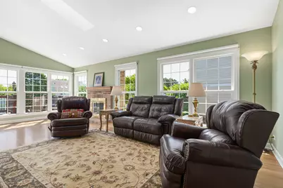 17325 W Westwind Drive, Gurnee, IL 60031 - Photo 12