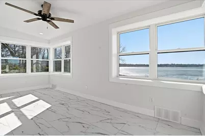 297 E Lakeview Avenue, Round Lake Beach, IL 60073 - Photo 24