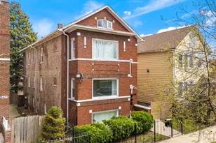 8841 S Muskegon Ave, Chicago, IL 60617 - Photo 2