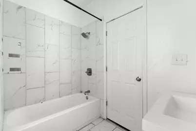 8841 S Muskegon Avenue, Chicago, IL 60617 - Photo 18