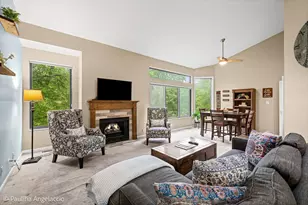 1280 Oak Hill Rd, Lake Barrington, IL 60010 - Photo 2