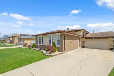 8037 McVicker Avenue, Burbank, IL 60459 - Photo 2