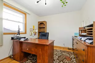 8037 McVicker Ave, Burbank, IL 60459 - Photo 12